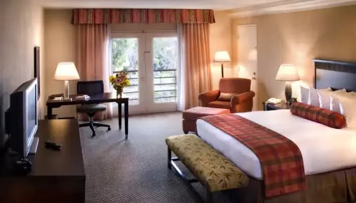 Top 5 Tips For Staying Safe And Secure In Hotels