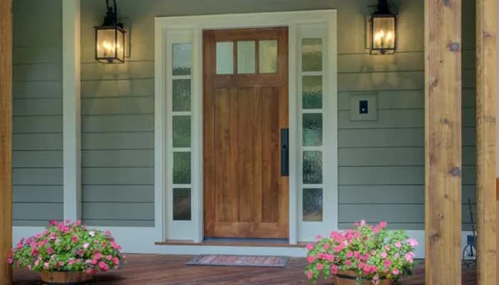 Give an Artistic Style to your Rooms with Wallpaper and Carved Doors