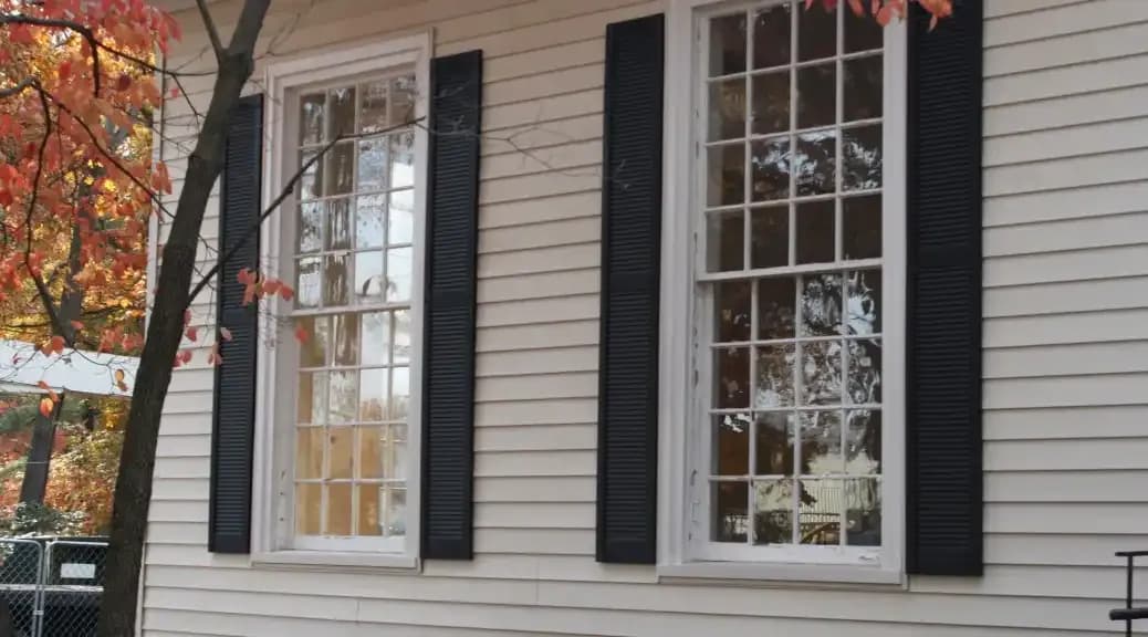 Window Grill: 3 Advantages of Using Grills for Glass Windows